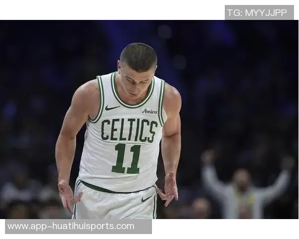 西蒙斯与普理查德联手发威半场三分雨助力球队28分狂潮