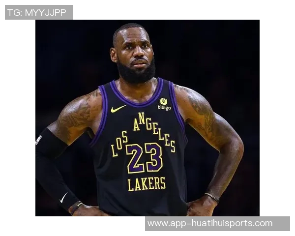 詹姆斯谈防守策略愿意放中距离两分太阳队表现出色投篮命中率高