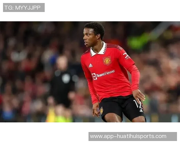 曼联冬窗前将与梅努齐尔克泽进行重要谈判探讨转会事宜